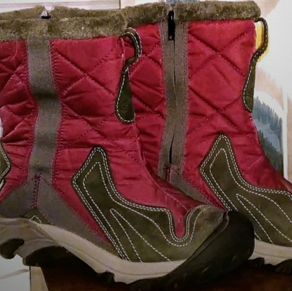 Keen Betty Insulated, Waterproof, Faux Lined Winter Boots Excellent Condition!